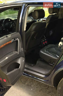 Позашляховик / Кросовер Audi Q7 2013 в 