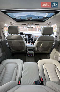 Внедорожник / Кроссовер Audi Q7 2013 в 
