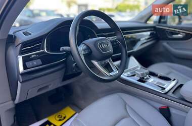 Внедорожник / Кроссовер Audi Q7 2022 в 