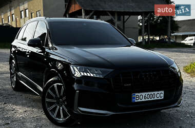 Внедорожник / Кроссовер Audi Q7 2021 в 