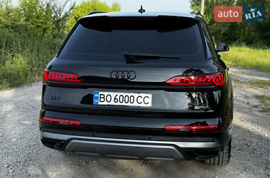 Внедорожник / Кроссовер Audi Q7 2021 в 