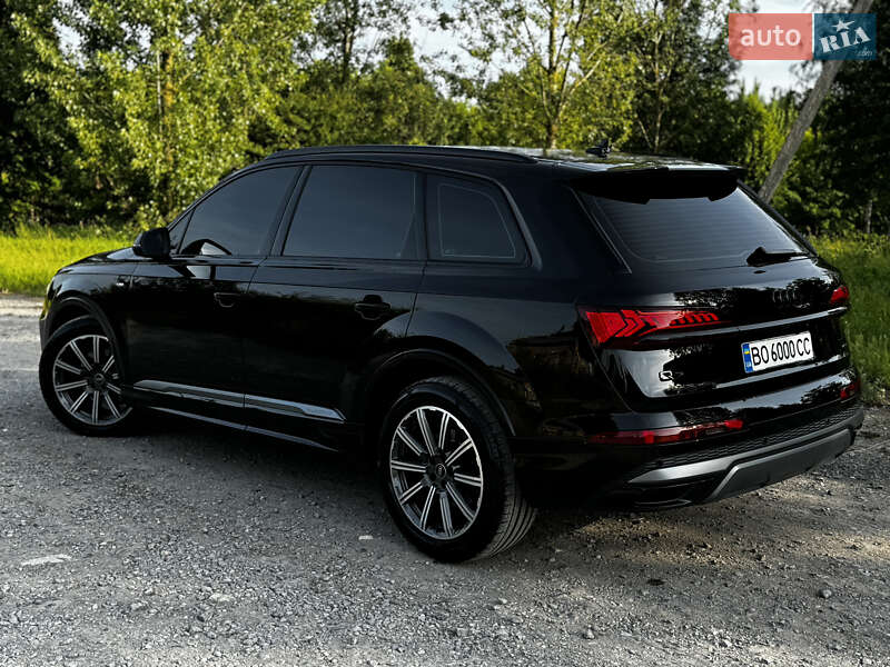 Позашляховик / Кросовер Audi Q7 2021 в Тернополі