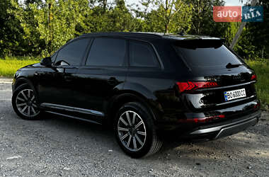 Внедорожник / Кроссовер Audi Q7 2021 в 