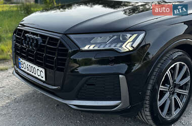 Внедорожник / Кроссовер Audi Q7 2021 в 