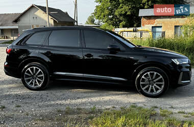 Внедорожник / Кроссовер Audi Q7 2021 в 