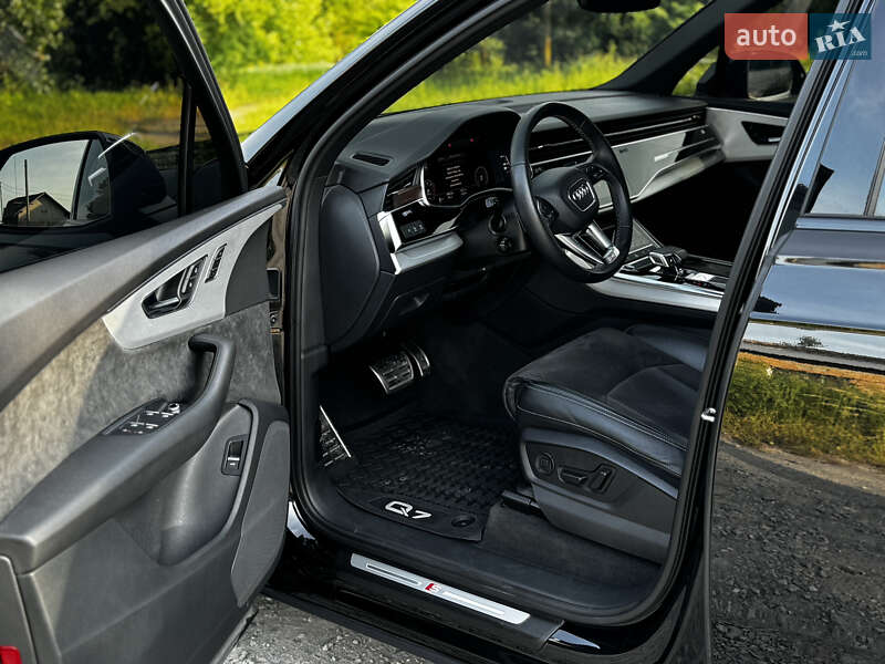 Позашляховик / Кросовер Audi Q7 2021 в Тернополі