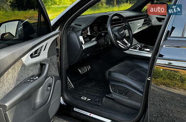 Внедорожник / Кроссовер Audi Q7 2021 в 