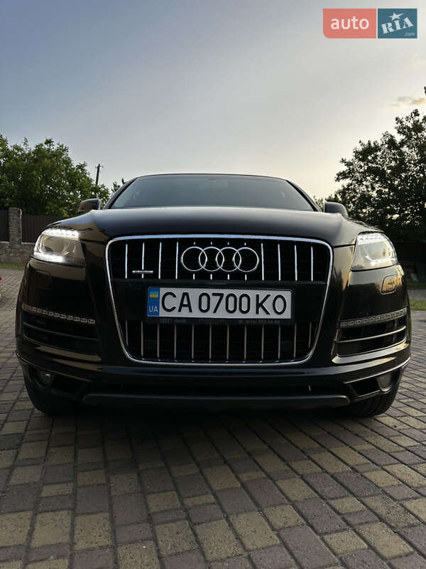 Позашляховик / Кросовер Audi Q7 2015 в Умані