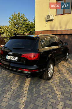 Внедорожник / Кроссовер Audi Q7 2015 в 