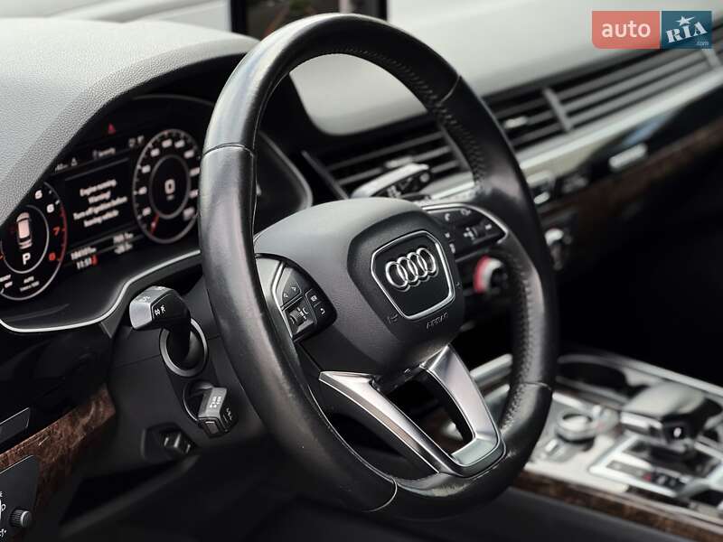 Позашляховик / Кросовер Audi Q7 2016 в Дніпрі