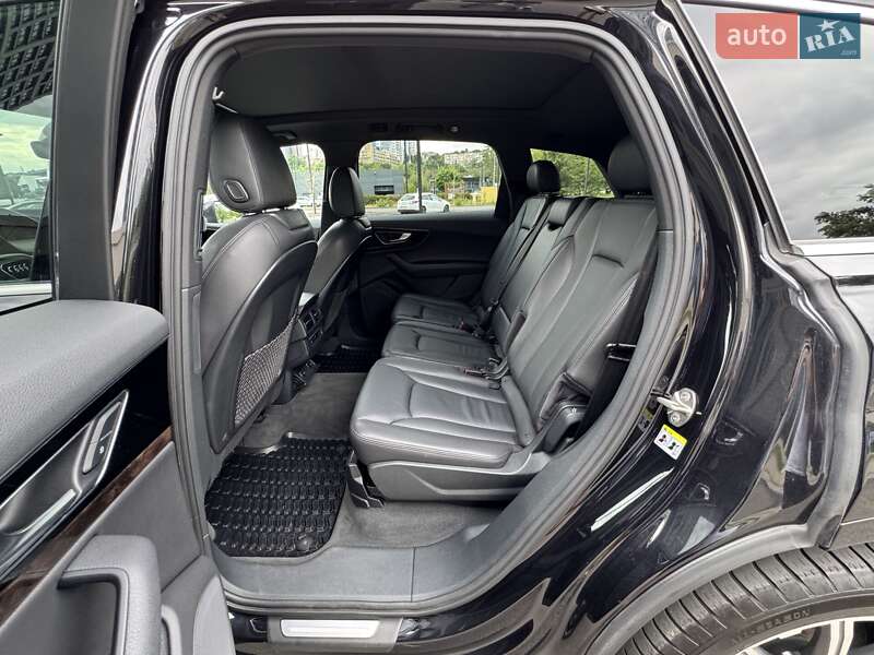 Позашляховик / Кросовер Audi Q7 2016 в Дніпрі
