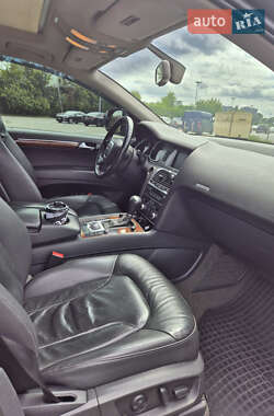 Позашляховик / Кросовер Audi Q7 2007 в 
