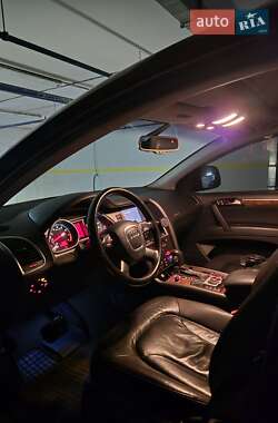 Позашляховик / Кросовер Audi Q7 2007 в 