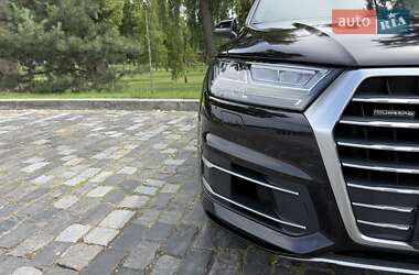 Позашляховик / Кросовер Audi Q7 2016 в 