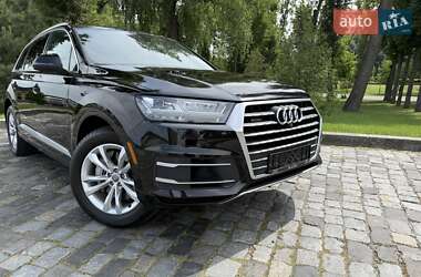 Позашляховик / Кросовер Audi Q7 2016 в 