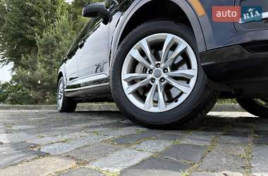 Позашляховик / Кросовер Audi Q7 2016 в 