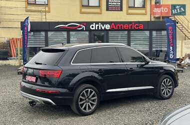 Внедорожник / Кроссовер Audi Q7 2016 в 
