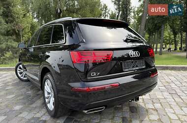 Позашляховик / Кросовер Audi Q7 2016 в 
