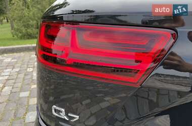 Позашляховик / Кросовер Audi Q7 2016 в 