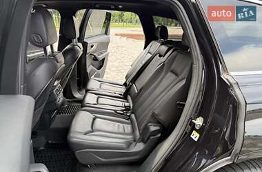 Позашляховик / Кросовер Audi Q7 2016 в 