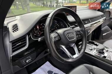 Позашляховик / Кросовер Audi Q7 2016 в 