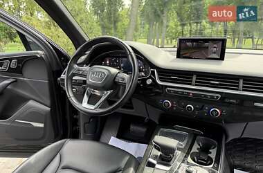 Позашляховик / Кросовер Audi Q7 2016 в 
