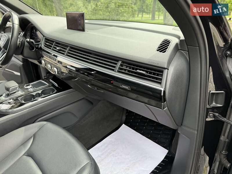 Внедорожник / Кроссовер Audi Q7 2016 в Киеве фото 111 Внедорожник / Кроссовер Audi Q7 2016 в Киеве