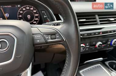 Позашляховик / Кросовер Audi Q7 2016 в 
