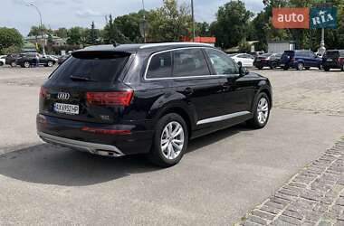 Позашляховик / Кросовер Audi Q7 2017 в 