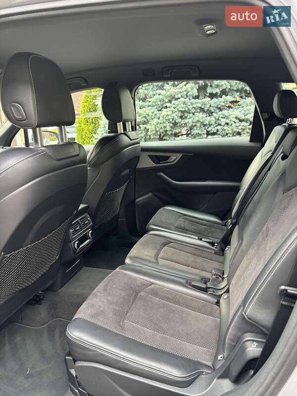 Позашляховик / Кросовер Audi Q7 2016 в Дніпрі