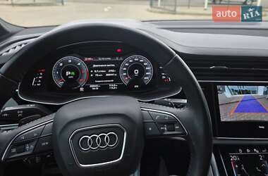 Позашляховик / Кросовер Audi Q7 2020 в 