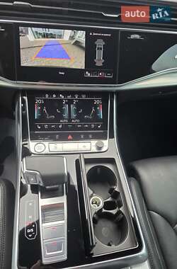 Позашляховик / Кросовер Audi Q7 2020 в 