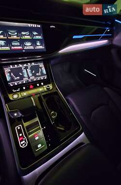 Позашляховик / Кросовер Audi Q7 2020 в 