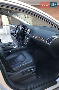 Позашляховик / Кросовер Audi Q7 2015 в 