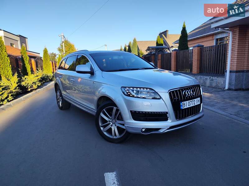 Позашляховик / Кросовер Audi Q7 2015 в 