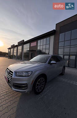 Внедорожник / Кроссовер Audi Q7 2017 в 