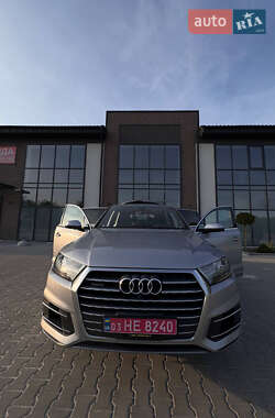 Внедорожник / Кроссовер Audi Q7 2017 в 