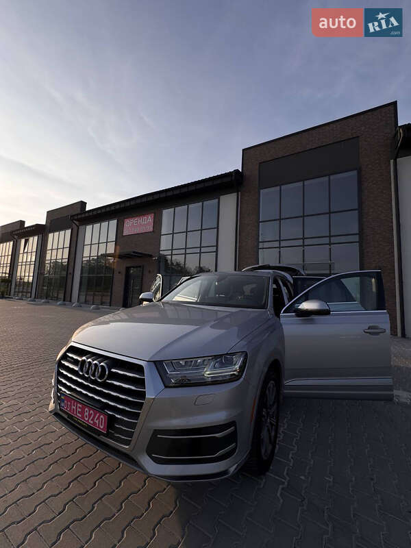 Позашляховик / Кросовер Audi Q7 2017 в Тернополі