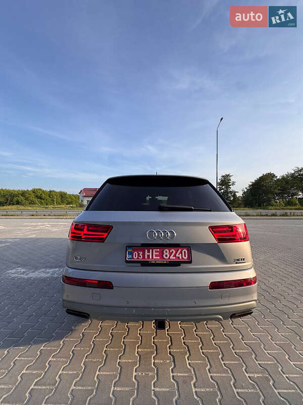 Позашляховик / Кросовер Audi Q7 2017 в Тернополі
