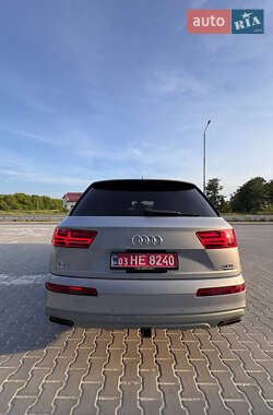 Внедорожник / Кроссовер Audi Q7 2017 в 
