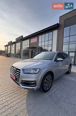Внедорожник / Кроссовер Audi Q7 2017 в 
