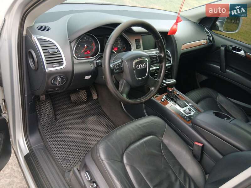 Позашляховик / Кросовер Audi Q7 2010 в Кривому Розі
