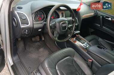 Позашляховик / Кросовер Audi Q7 2010 в 