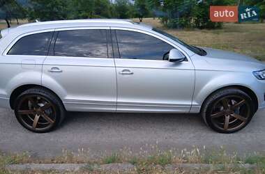 Позашляховик / Кросовер Audi Q7 2010 в 