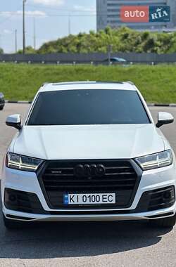 Позашляховик / Кросовер Audi Q7 2016 в 