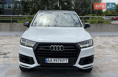 Внедорожник / Кроссовер Audi Q7 2016 в 