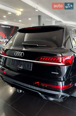 Внедорожник / Кроссовер Audi Q7 2022 в 