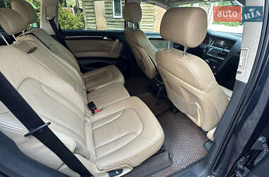 Позашляховик / Кросовер Audi Q7 2010 в 