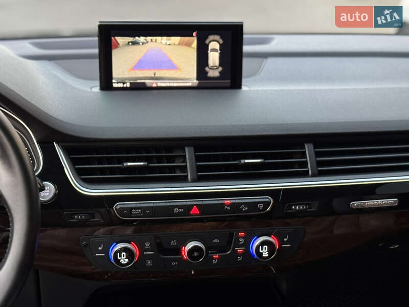 Позашляховик / Кросовер Audi Q7 2015 в Володимирі