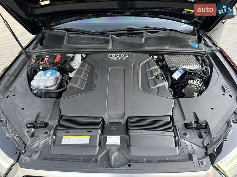 Позашляховик / Кросовер Audi Q7 2015 в Володимирі